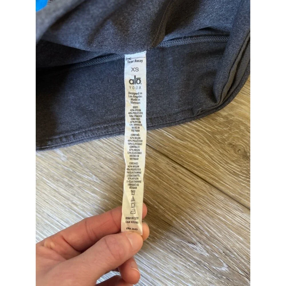ALO Yoga Capri Leggings Size XS